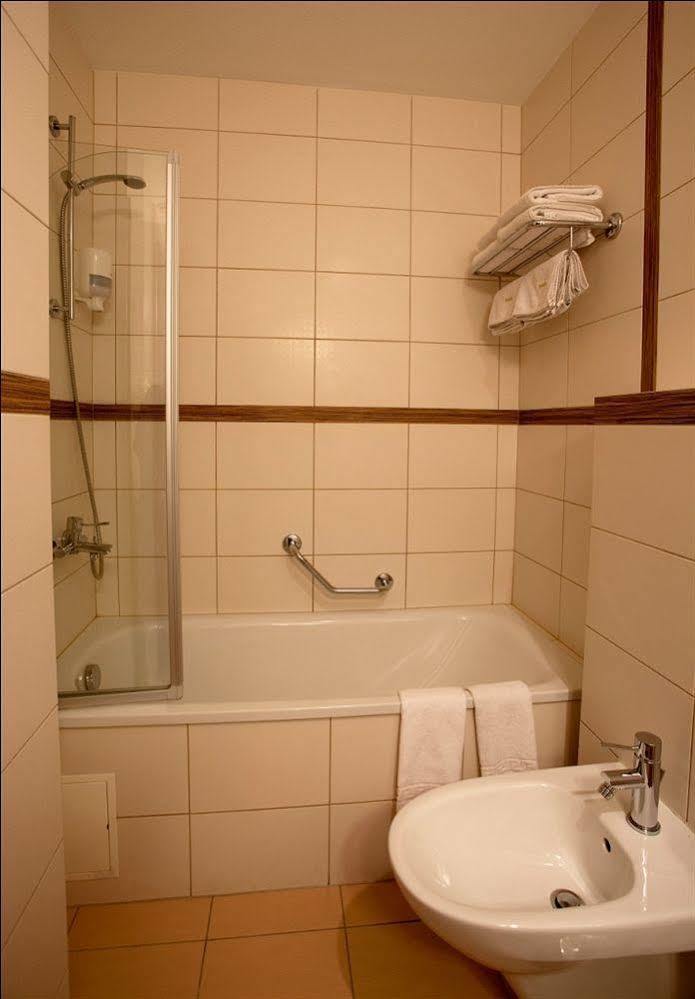 Ararat Hotel